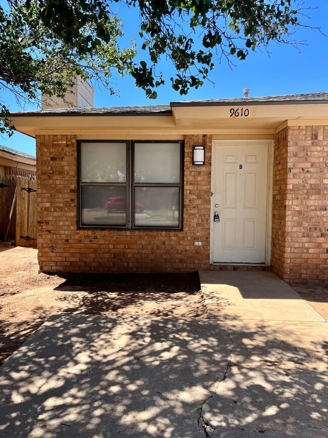 Photo - 9610 Elmwood Ave Unit B