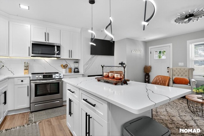 Photo - 2022 Boulderview Dr SE