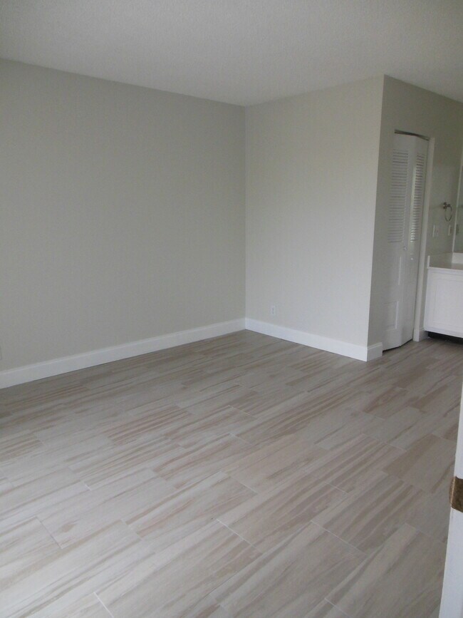 Photo - ONE BEDROOM ONE BATHROOM! WATERFRONT COMMUNITY!!! Unit 110