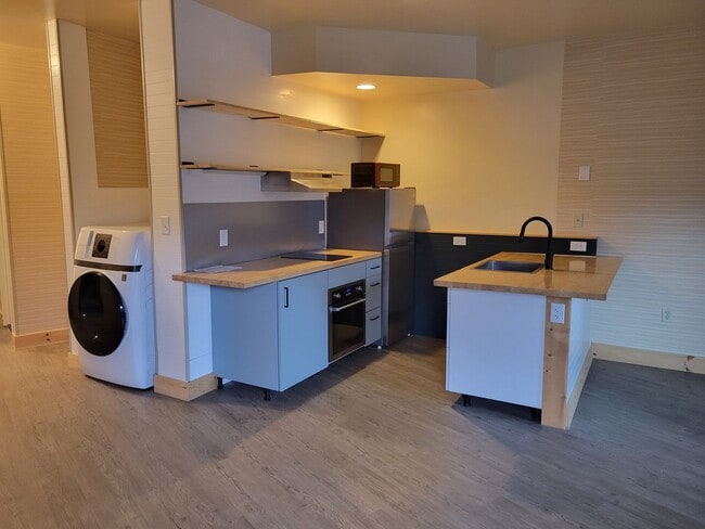 Storm Peak Apartments
