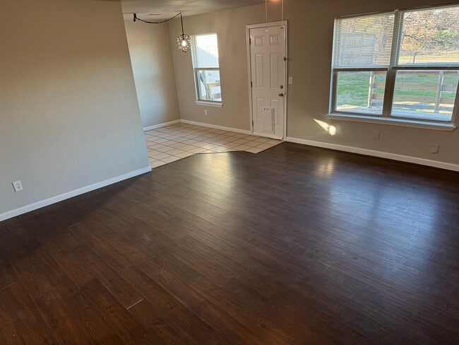 Photo - 409 W Matthew