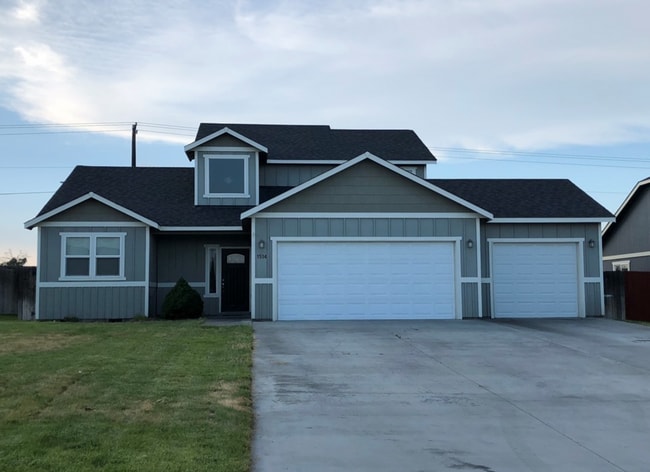 Large 3 Bedroom Home in Park Orchard Neigh... - Large 3 Bedroom Home in Park Orchard Neigh...