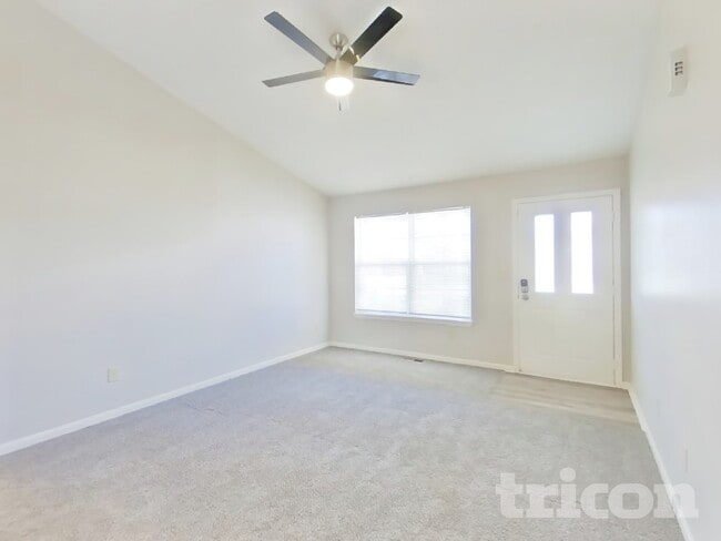 Photo - 1690 Fountain Lk Dr E