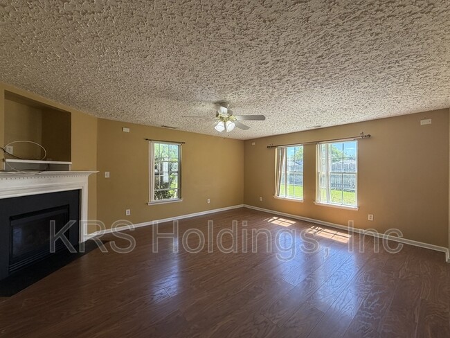 Photo - 120 Kennet Dr