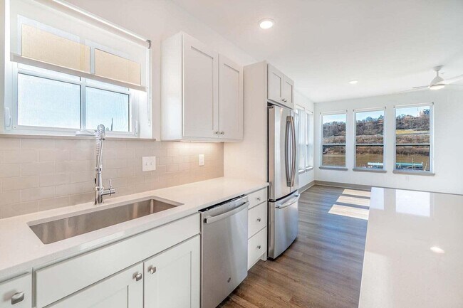 Photo - 284 Manhattan Blvd Unit 4