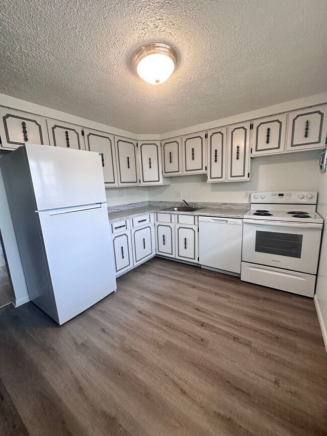 Photo - 2BR apartment in Beaver, PA!!  Prime Locat... Unit Jefferson Trace 5-25