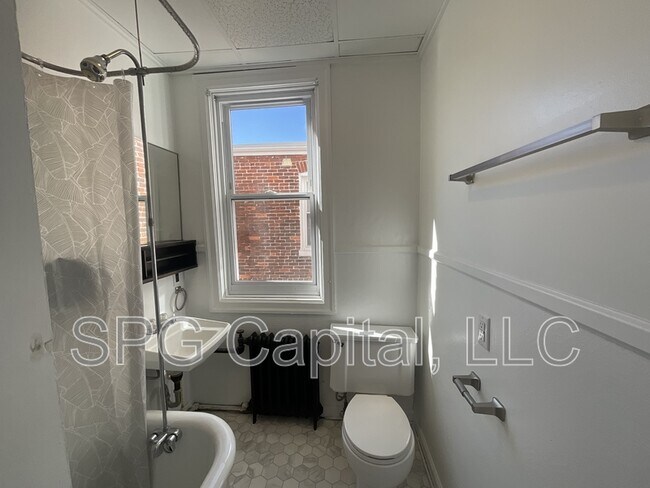 Photo - 260 W Jackson St