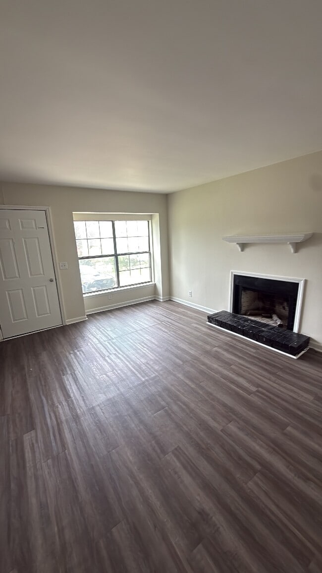 Photo - 3006 Woodymore Pl