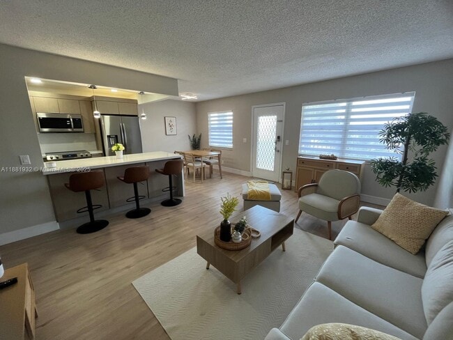 Photo - 13255 SW 9th Ct Unidad 312G