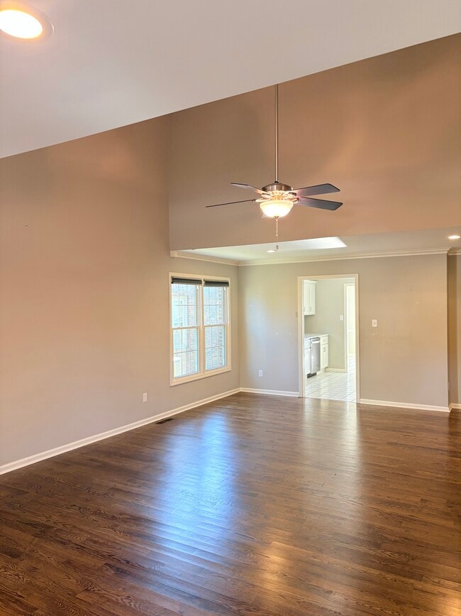 Photo - 747 Steeplechase Way