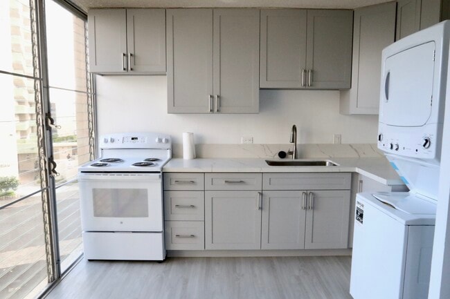 Photo - 1702 Kewalo St Unit 2BR 1BA Makiki apartment