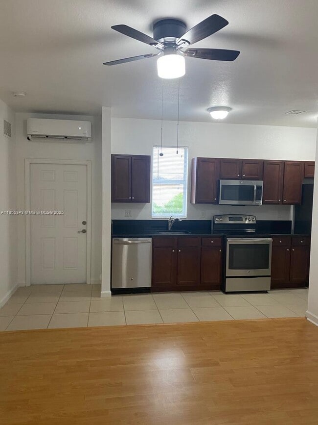 Building Photo - 17165 SW 92nd St Unit 1 Rental