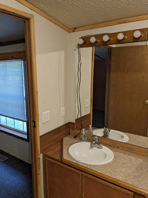 Photo - 4689 Rosemarie St