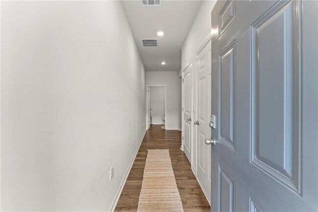 Photo - 300 Stoneybrook Dr