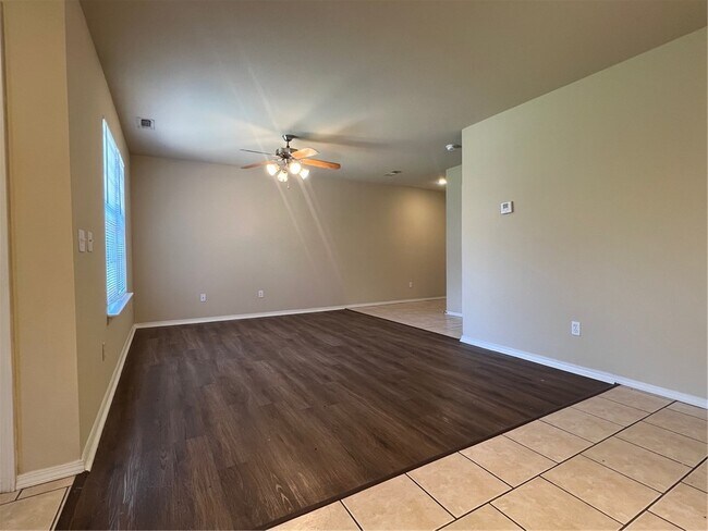 Photo - 1682 Willowbrook Dr