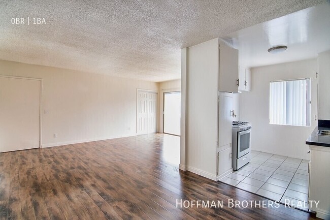 Photo - 8330 Willis Ave Unidad 14