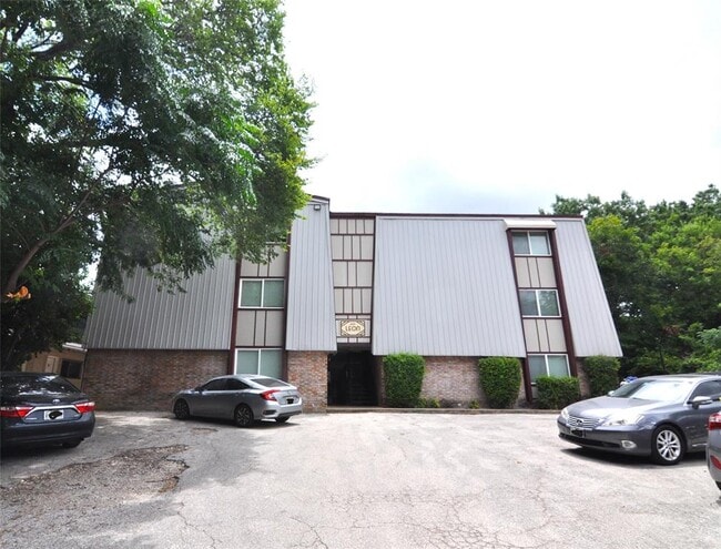 Building Photo - 2207 Leon St