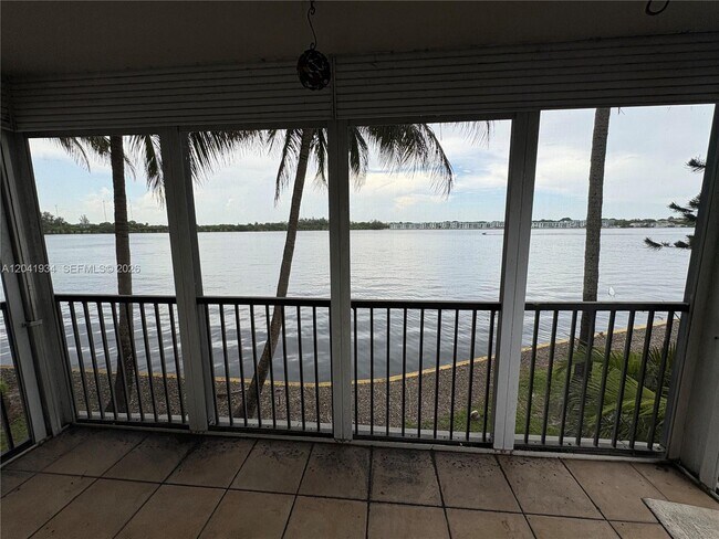 Photo - 1075 NE Miami Gardens Dr Unit 211