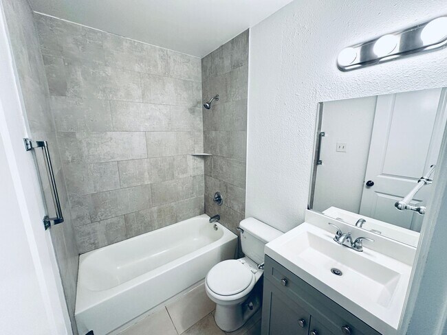 5500 Rose Hill Cir Unit A