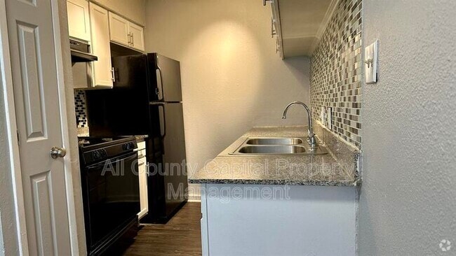 Building Photo - 5426 Menchaca Rd Unit 124 Rental