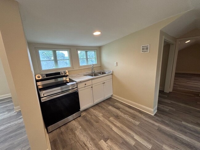4032 N Miro St Unit C