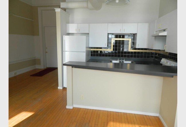 Photo - Columbian School Apartments