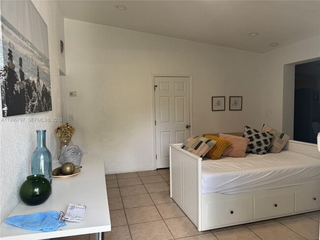 Photo - 6126 SW 61st St