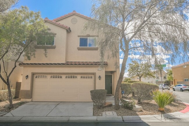 Building Photo - This Stunning 3 Bed, 2 ½ Bath Home Is A Ra...