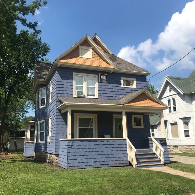 818 Scott Ave