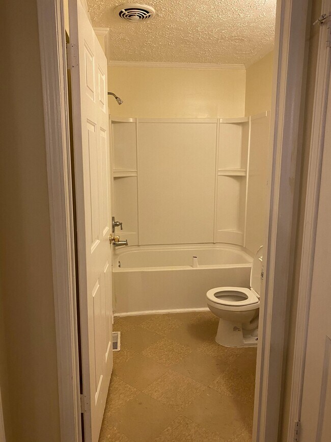 Photo - 1673 Audrey Pl NW