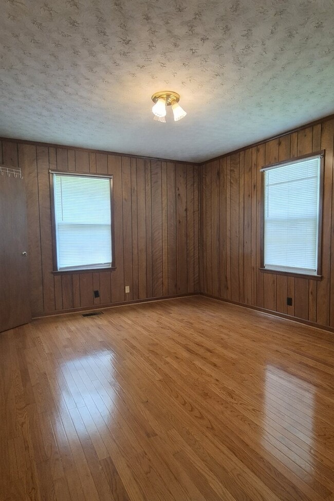 Photo - 3384 Freeman Hollow Rd