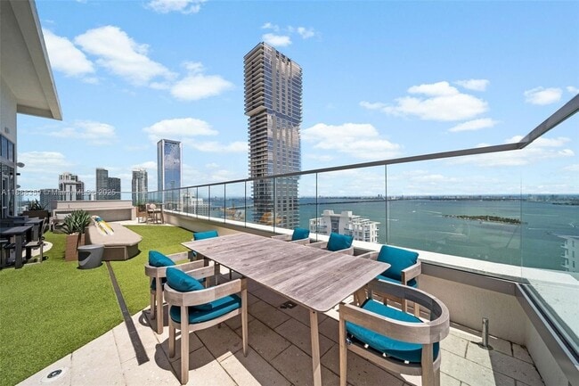 Building Photo - 2150 N Bayshore Dr Unit 309 Rental
