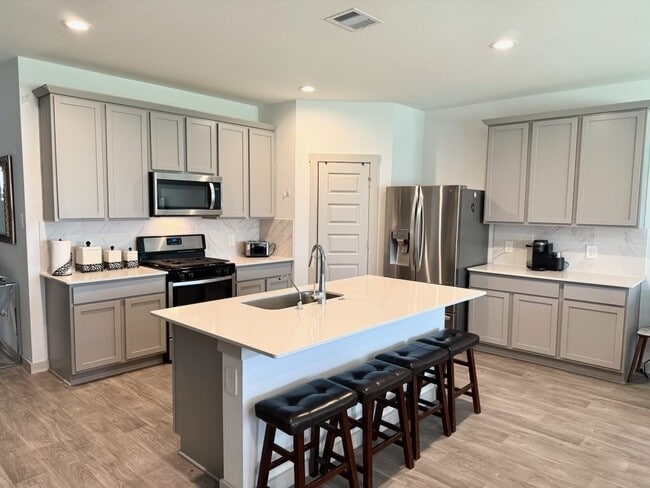 Building Photo - 6927 Morales Way Rental
