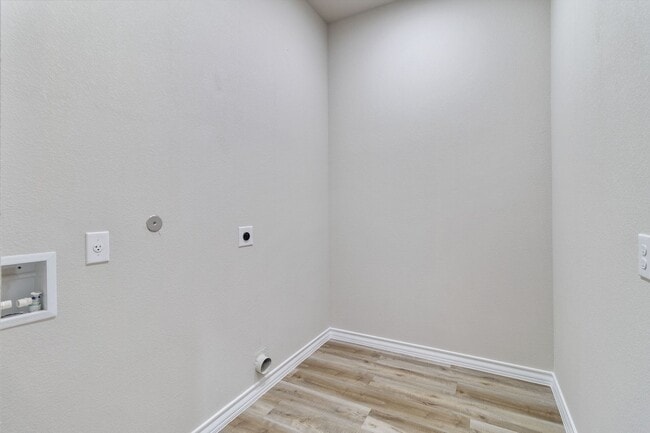 Photo - New Luxury homes! Call Now!! 830-327-8773