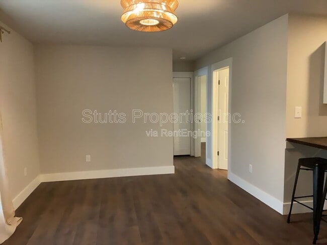 Photo - 633 Rivermont Rd