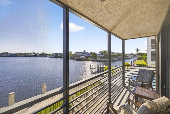 Photo - 900 NE Spanish River Blvd Unit 2w