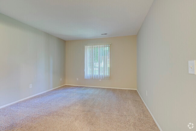 2BR, 1BA - 900SF - Bedroom