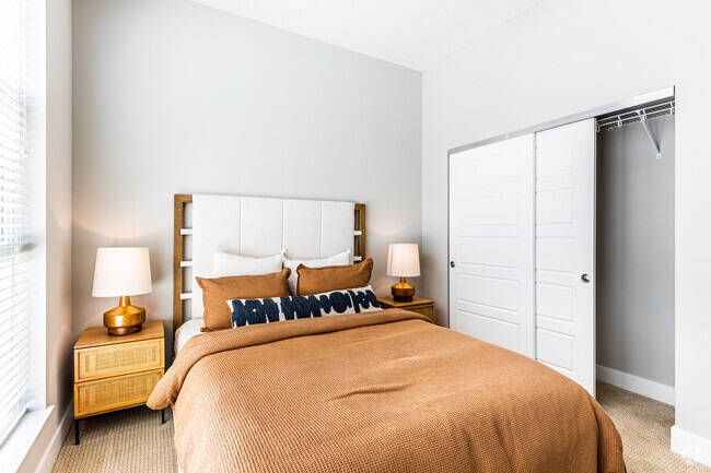 1BR, 1BA - 665SF