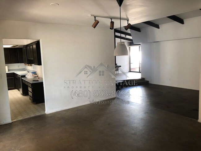 730 N Stewart
