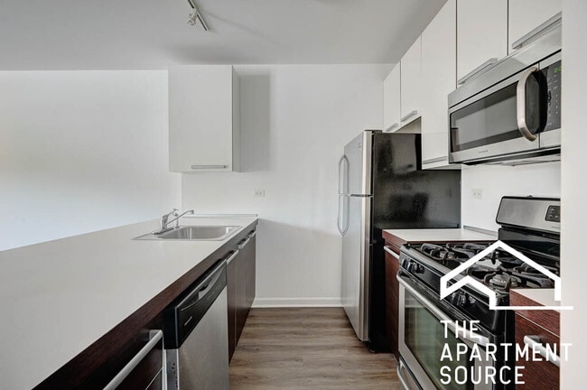 Photo - 1544 W Glenlake Ave Unit 2F