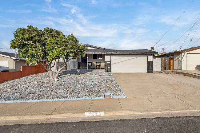 Building Photo - Renovated 3-Bedroom Single Family Home in Pinole Available Now!!!