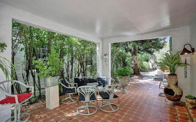 Photo - 1107 Alhambra Cir