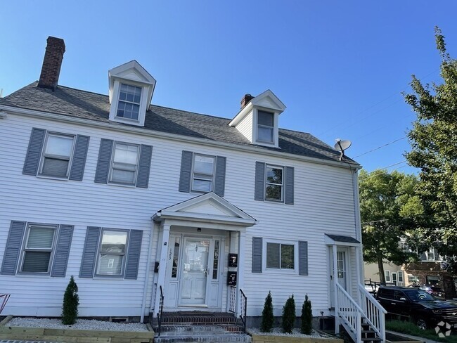 Building Photo - 123 Boston St Unit 2 Rental