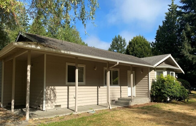 Building Photo - Single Story Duplex with Peekaboo Lake Views! Rental