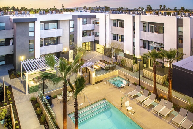 The Californian Coastal Apartments