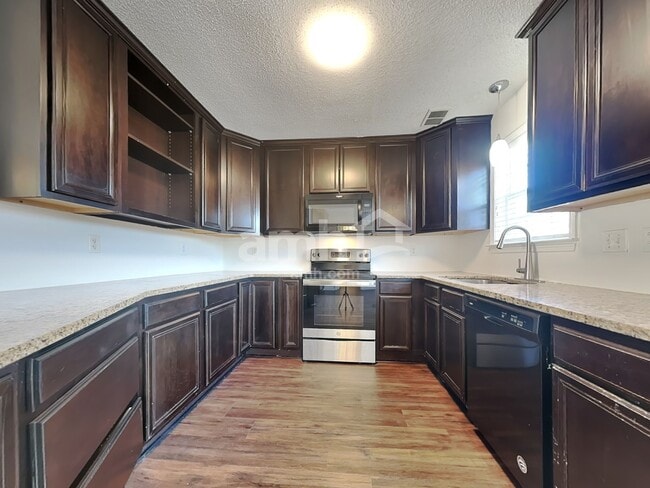 Photo - 5718 Eagleston Dr