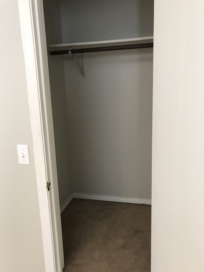 Photo - 924-926 N Oakland Avenue Unit 926