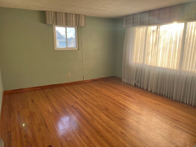 Photo - 828 Oak Hill Ave