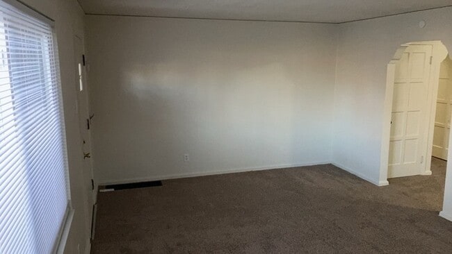 Photo - 1076 Sherwood Dr