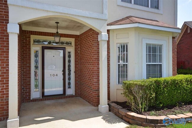 Photo - 104 Lancaster Ct SW